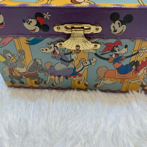 Vintage Musical Mickey & Co. Jewelry Box. - Picture 11 of 11